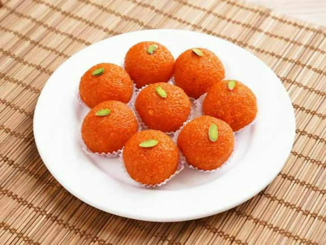 Motichur Laddu -500 gm - Agra Sweets Bnajara